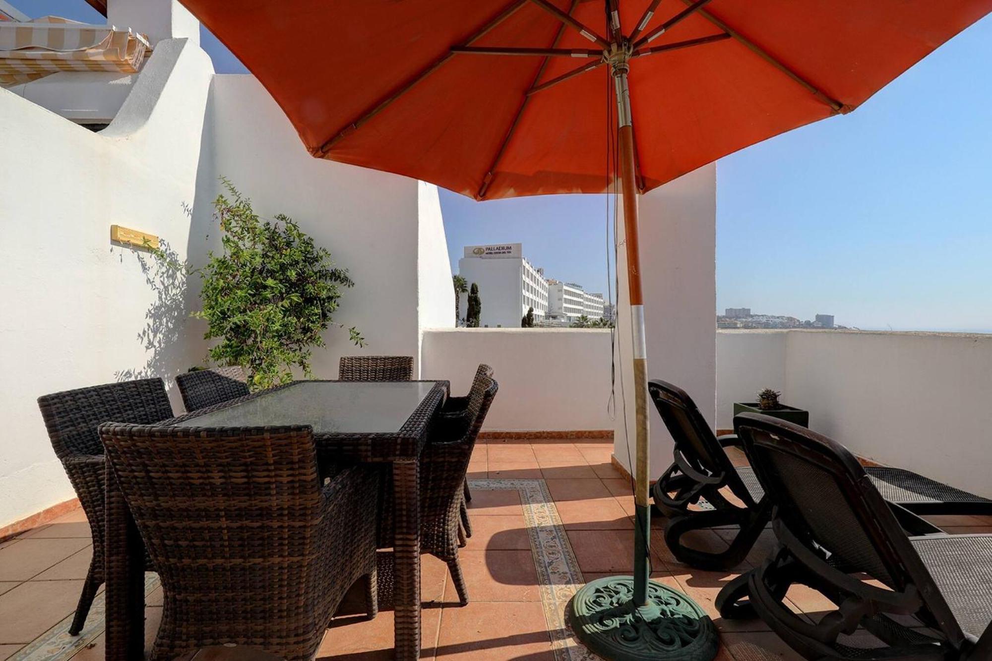082 - Stunning Sea Views Beachfront Apartment 贝纳尔马德纳 外观 照片