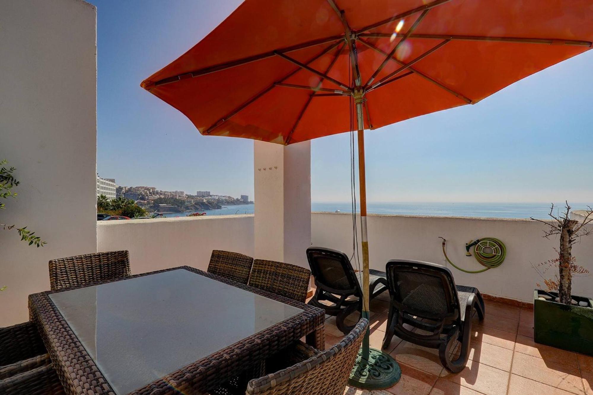 082 - Stunning Sea Views Beachfront Apartment 贝纳尔马德纳 外观 照片